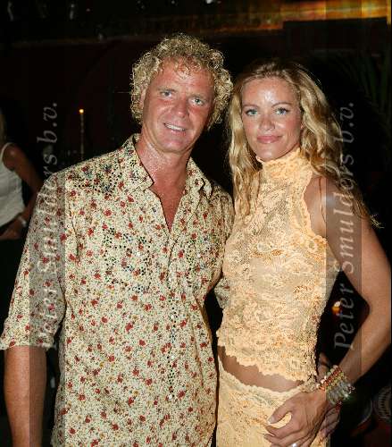 Marbella  14 juni 2003
Princess in marbella
inge de bruijn en wino omtzigt
