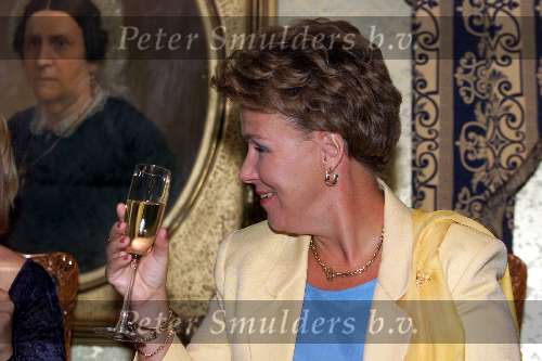 Noordwijk 10 september 2000
Uitreiking CD  van Prinses Cristina met een glaasje champagne