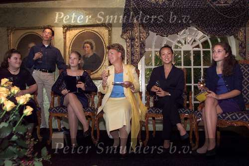 Noordwijk 10 september 2000
Uitreiking CD  van Prinses Cristina met een glaasje champagne