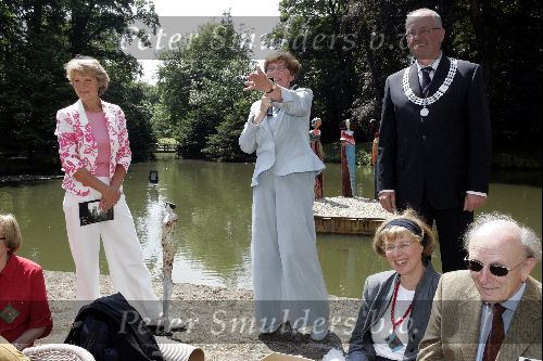 Wijk bij Duurstede 6 juni 2004
Prinses Irene opent expositie van Ada Stel.
Burgemeester G. Swillens