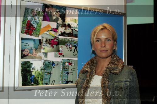Amsterdam 5  juni 2004
Presentatie boek rode kruis en canon.
Anita Witsier