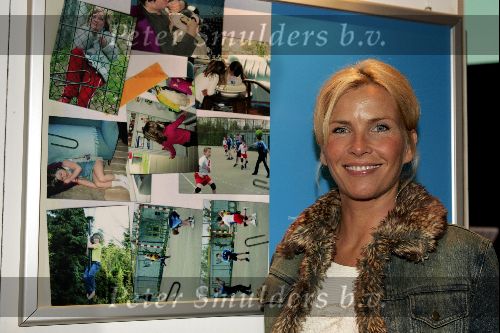 Amsterdam 5  juni 2004
Presentatie boek rode kruis en canon.
Anita Witsier