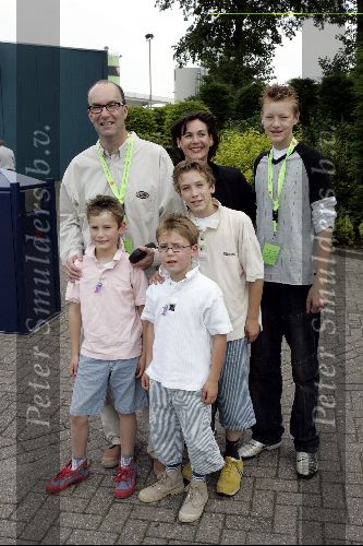 Harderwijk 28 juni 2004
Premiere show in dolfinarium. 
Bart Chabot met gezin