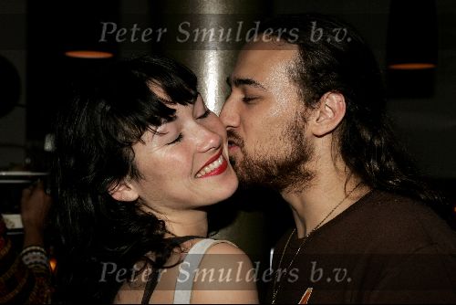Amsterdam 1 juni 2004
Paul Verhoeven krijgt Bert Haanstra prij in Paradiso.
Birgit Schuurman hevig kussend met nieuwe vriend
