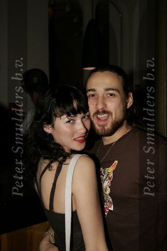 Amsterdam 1 juni 2004
Paul Verhoeven krijgt Bert Haanstra prij in Paradiso.
Birgit Schuurman hevig kussend met nieuwe vriend