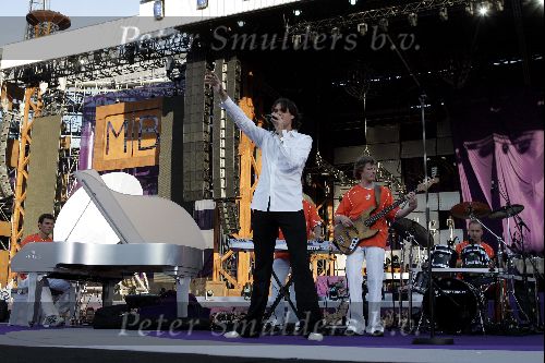 Rotterdam 14 juni 2004
Boris Titulaar bij optreden in de Kuip