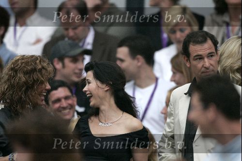 Rotterdam 10 juni 2004
Marco Borsato in de kuip.  
Caroline de Bruijn en Erik de Vogel