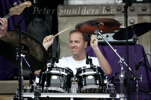 Rotterdam 10 juni 2004
Marco Borsato in de kuip.   
Edwin Evers als drummer