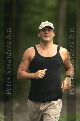 Amsterdam 1 juni 2004
Gerard Joling trainend in amsterdamse bos