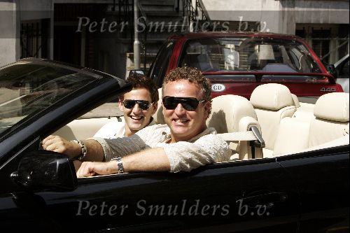 Amsterdam 8 juni 2004
Gordon met zijn vriend Jacob v Rozelaar in BMW 645 cabrio