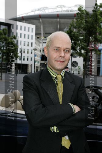 Amsterdam 17 juni 2004
Feestje Friends in Heineken Music Hall
Barman Gunther uit friends
Peter Smulders bv