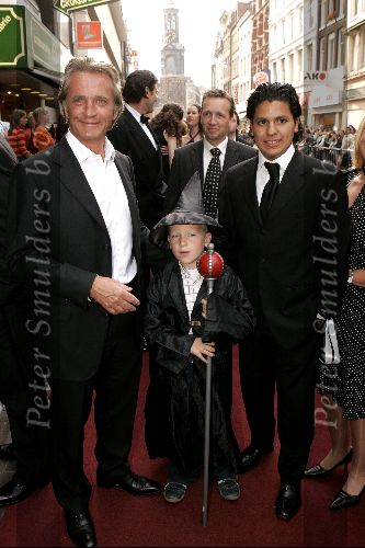 Amsterdam 1 juni 2004
Premiere Harry Potter in Tuschinski .
Hans Breukhoven met zoon Marvin Breukhoven