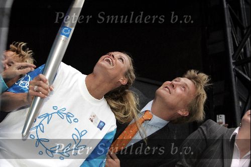 Amsterdam 23 juni 2004
Olympische fakkel in Amsterdam. 
Prins Willem Alexander Inge de Bruijn  Erica Terpstra