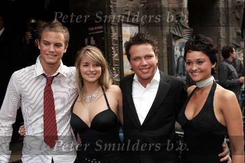 Amsterdam 1 juni 2004
Premiere Harry Potter in Tuschinski .
Jim Bakkum met vriendin en Jamai Idols met vriendin
Jim Idols