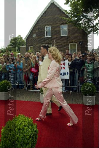 Geffen 10 Juli 2004
Trouwen Ruud v Nistelrooy met zijn Leontien Slaats
Jan Visser met vrouw