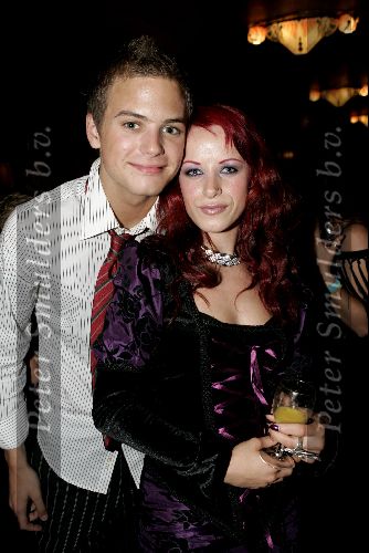 Amsterdam 1 juni 2004
Premiere Harry Potter in Tuschinski .
Jim Bakkum met Marlies Idols
Jim Idols