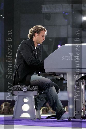 Rotterdam 10 juni 2004
Optreden Marco Borsato in de kuip.
John Ewbank