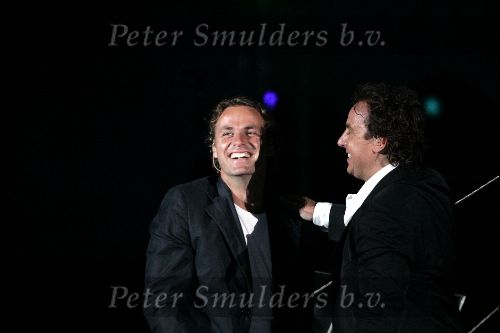 Rotterdam 10 juni 2004
Marco Borsato in de kuip. Marco en John Ewbank