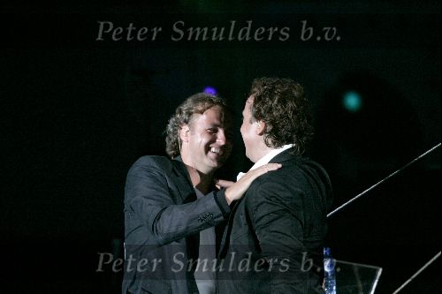 Rotterdam 10 juni 2004
Marco Borsato in de kuip. Marco en John Ewbank