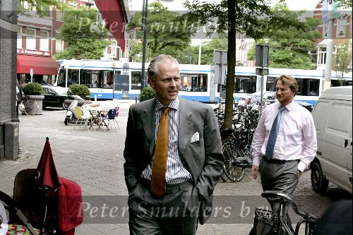 Amsterdam 30 juni 2004
Jop Ubbens (direkteur Christie\'s)op de cornelis schuytstraat.