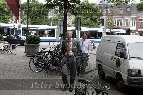 Amsterdam 30 juni 2004
Jop Ubbens (direkteur Christie\'s)op de cornelis schuytstraat.