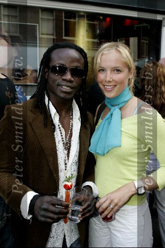 Amsterdam 6 juni 2004
Expositie  stip gallery in amsterdam.
Regilio Tuur met Kim BB