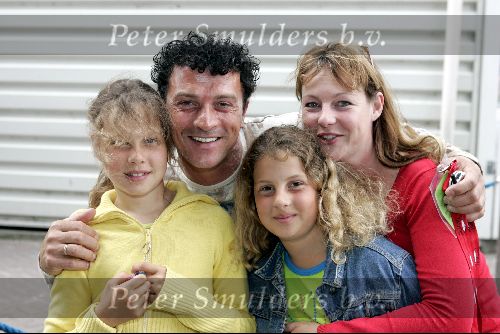 Harderwijk 28 juni 2004
Premiere show in dolfinarium.  
Klusjesman met gezin