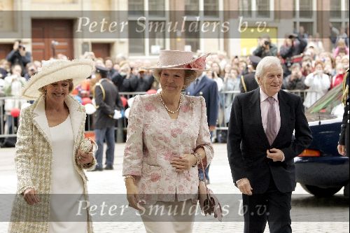 Den Haag 12 juni 2004
Doop Prinses Amalia in grote kerk Den Haag.
Koningin Beatrix met moeder en vader van Maxima .
Jorge Zorreguieta en Mraia Del Carmen.
Peter Smulders bv