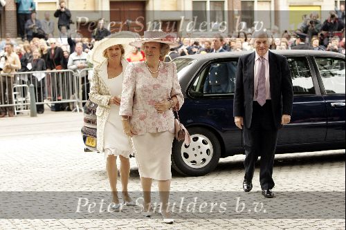 Den Haag 12 juni 2004
Doop Prinses Amalia in grote kerk Den Haag.
Koningin Beatrix met moeder en vader van Maxima .
Jorge Zorreguieta en Mraia Del Carmen.
Peter Smulders bv