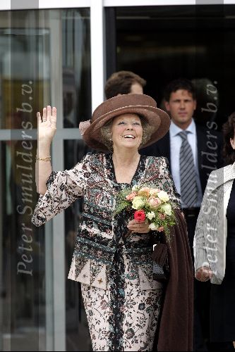 Amsterdam 22 juni 2004
Koningin Beatrix opent het nieuwe Antonie van Leeuwenhoek ziekenhuis.