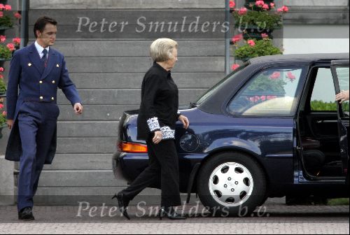 Soestdijk 29 juni 2004
93e Verjaardag Prins Bernhard op Soestdijk.
koningin Beatrix.