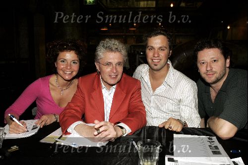Geertruidenberg 5 juni 2004
Auditie voor princess kinderkoor. Jury bestaand oa uit Maaike Widdershoven Jacques d Ancona