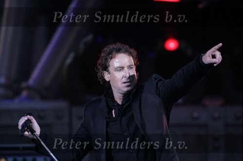 Rotterdam 10 juni 2004
Marco Borsato in de kuip.  
Peter Smulders bv