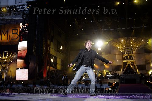Rotterdam 10 juni 2004
Marco Borsato in de kuip.    
Peter Smulders bv