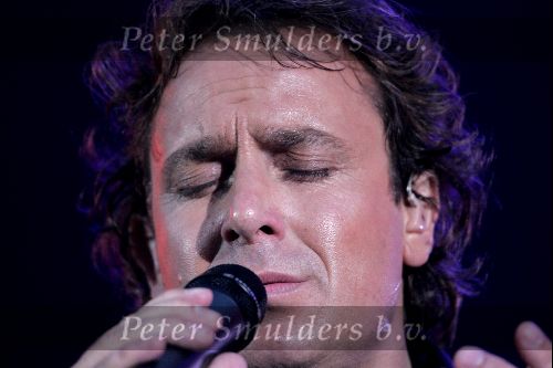 Rotterdam 10 juni 2004
Marco Borsato in de kuip. 
Peter Smulders bv