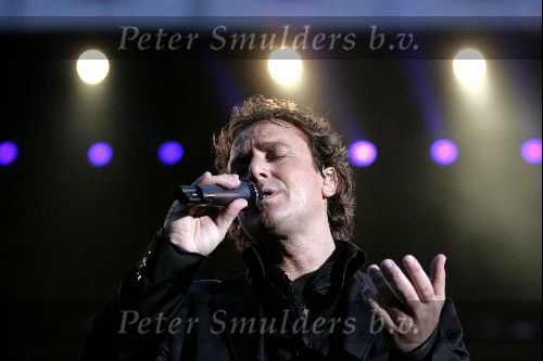 Rotterdam 10 juni 2004
Marco Borsato in de kuip.    
Peter Smulders bv