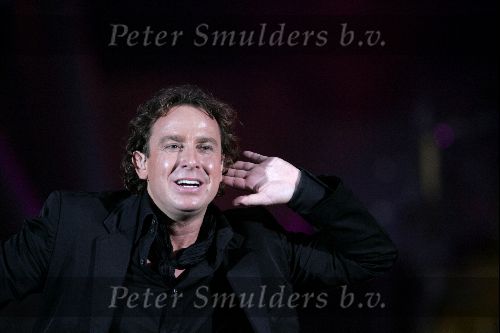 Rotterdam 10 juni 2004
Marco Borsato in de kuip.  
Peter Smulders bv