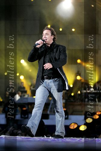 Rotterdam 10 juni 2004
Marco Borsato in de kuip.    
Peter Smulders bv