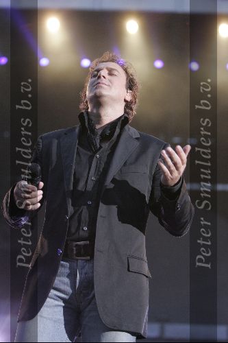 Rotterdam 10 juni 2004
Marco Borsato in de kuip.    
Peter Smulders bv