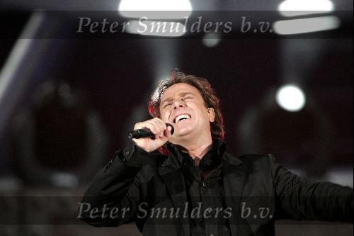 Rotterdam 10 juni 2004
Marco Borsato in de kuip.  
Peter Smulders bv