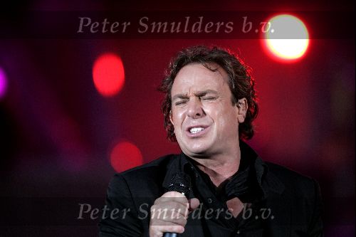 Rotterdam 10 juni 2004
Marco Borsato in de kuip.  
Peter Smulders bv