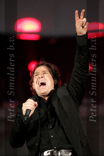 Rotterdam 10 juni 2004
Marco Borsato in de kuip.  
Peter Smulders bv