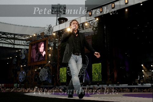 Rotterdam 10 juni 2004
Optreden Marco Borsato in de kuip. 
Peter Smulders bv