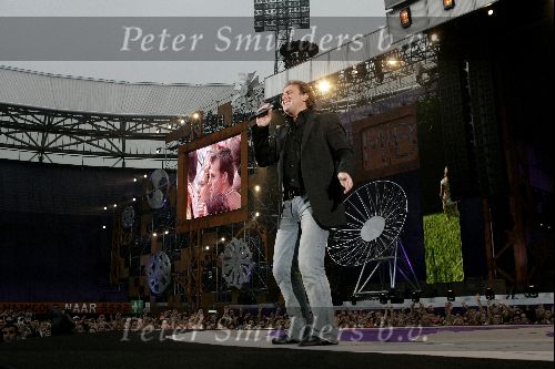 Rotterdam 10 juni 2004
Optreden Marco Borsato in de kuip. 
Peter Smulders bv