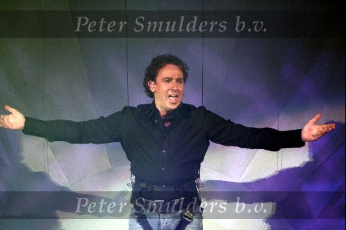 Rotterdam 10 juni 2004
Optreden Marco Borsato in de kuip. 
Peter Smulders bv