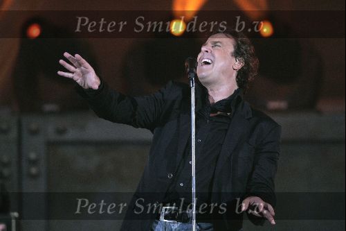 Rotterdam 10 juni 2004
Optreden Marco Borsato in de kuip.    
Peter Smulders bv