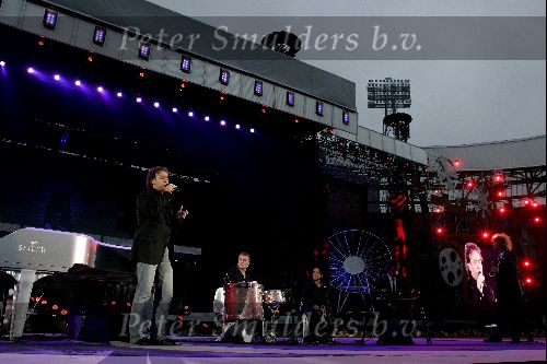 Rotterdam 10 juni 2004
Optreden Marco Borsato in de kuip. 
Peter Smulders bv
