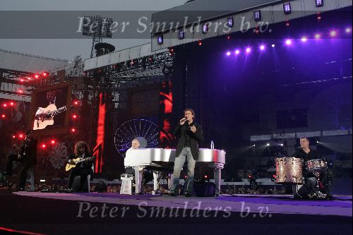 Rotterdam 10 juni 2004
Optreden Marco Borsato in de kuip. 
Peter Smulders bv