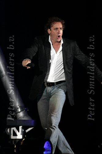 Rotterdam 10 juni 2004
Marco Borsato in de kuip.
Peter Smulders bv