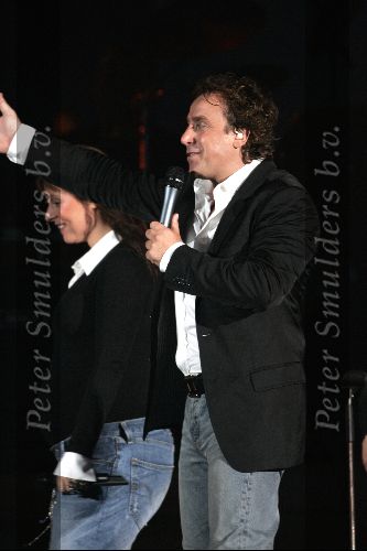 Rotterdam 10 juni 2004
Marco Borsato in de kuip.Trijntje Oosterhuis zwanger
Peter Smulders bv